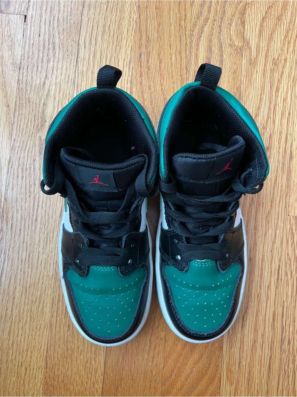 Nike Jordans Kids Mid-Top Sneakers in Green, Black & White - Picture 5 of 8